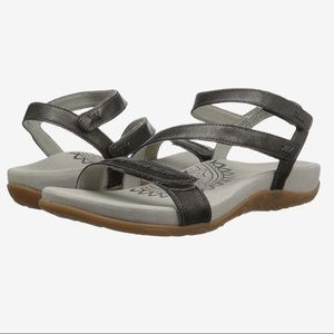 Aetrex Black Gabby Strappy Sandals